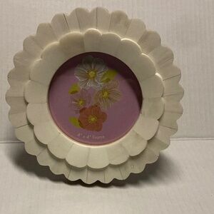 Floral Round Off White Picture Frame